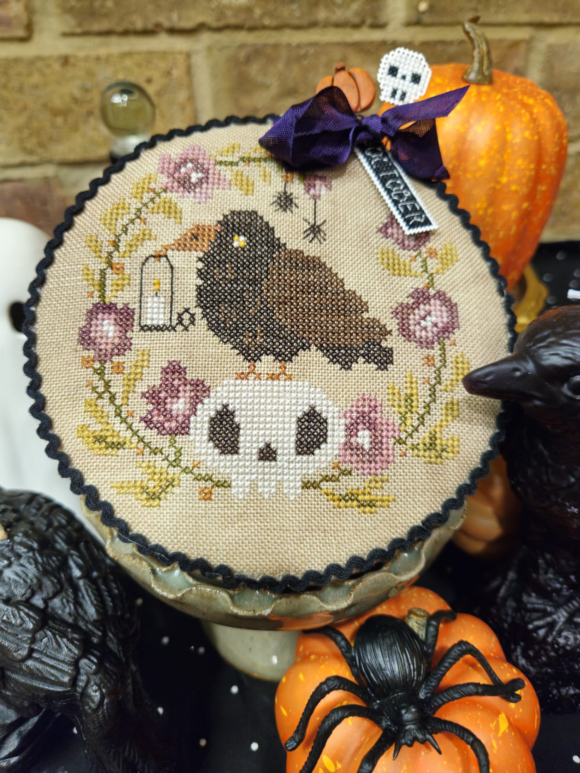 Quaint Rose Needlearts – Pin Drum Shorties – 10 Crow