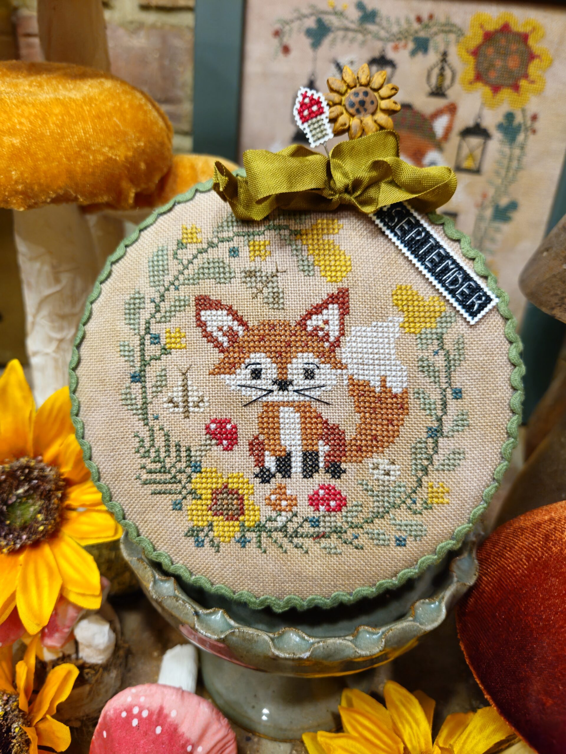 Quaint Rose Needlearts – Pin Drum Shorties – 09 Fox